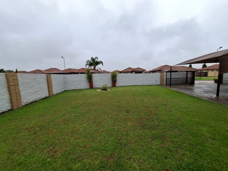 4 Bedroom Property for Sale in Waterkloof East North West